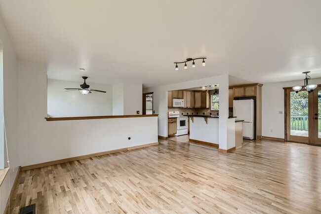 Foto del edificio - Gorgeous 5 Bed 2.5 Bath Renton Home @ The Ideal Location!