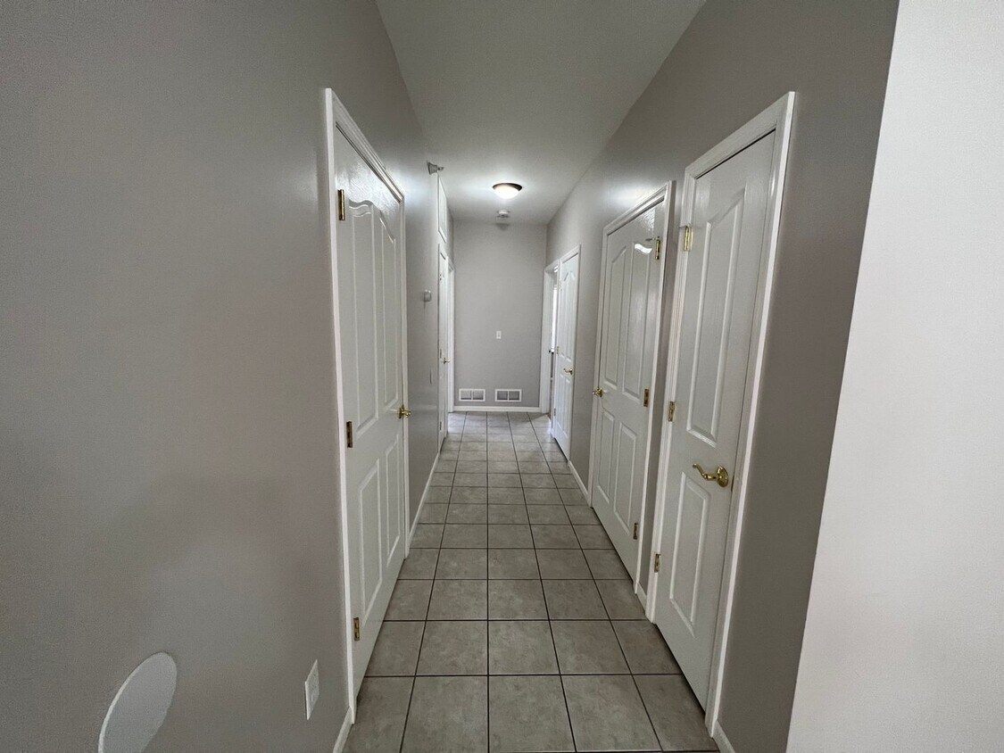 Primary Photo - Pre-Leasing for 26/27 School Year