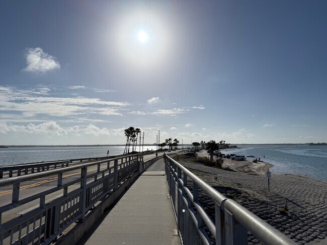 Building Photo - 340 Causeway Blvd