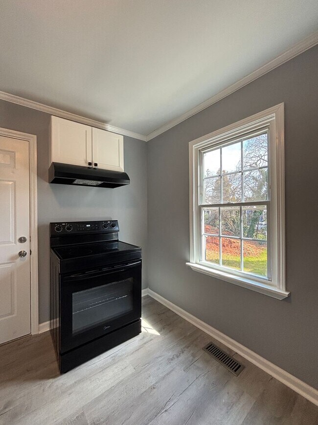 Foto del edificio - Newly Renovated!