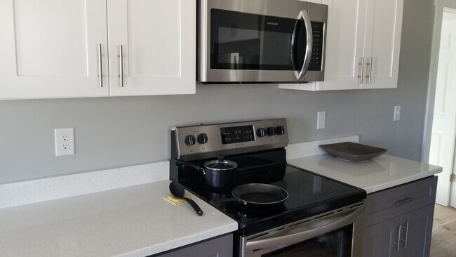 Building Photo - 2 Bigby St