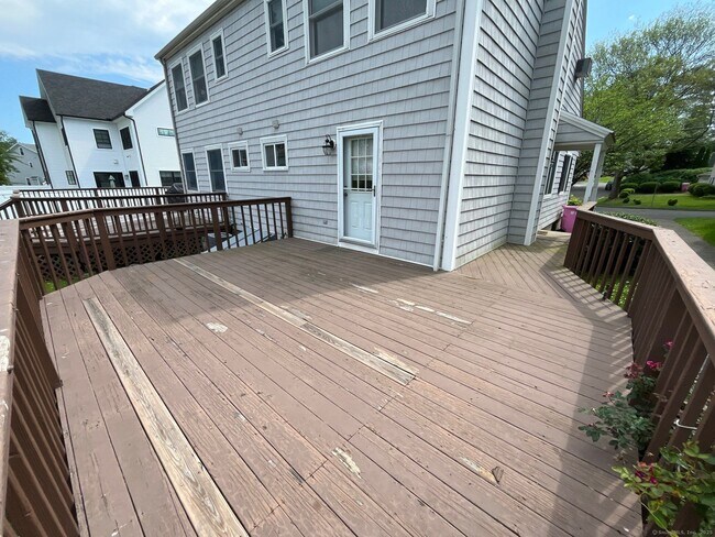 Building Photo - 174 Country Rd