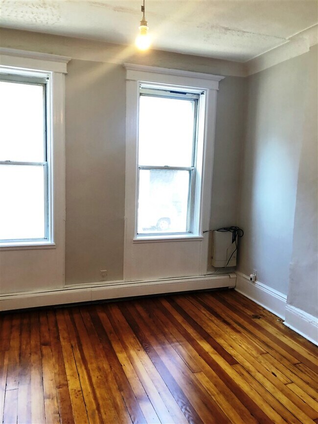 Foto del edificio - 721 Willow Ave