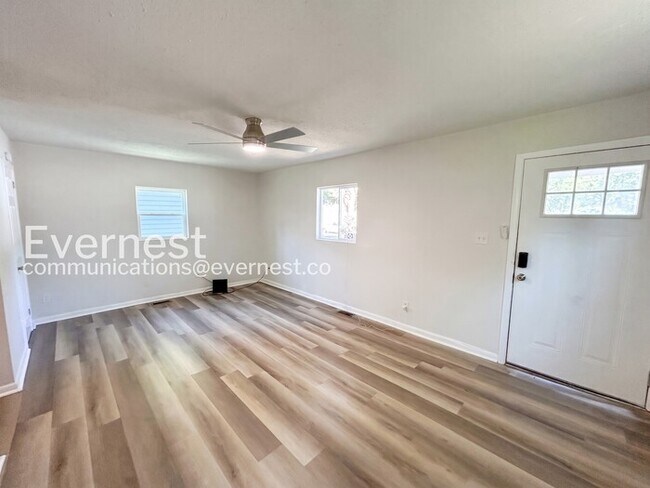 Foto del edificio - Cozy 3 Bed, 1 Bath – Section 8 Accepted / Available Now!