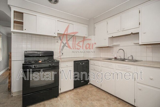 Foto del edificio - 4518 Forestwood Dr