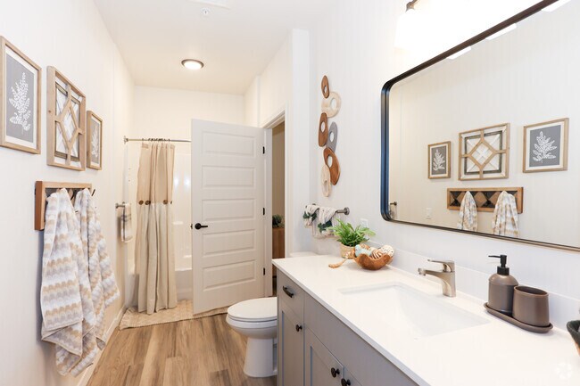 1BD, 1BA - 880SF - Wintergreen Apartments