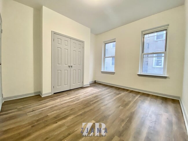 Building Photo - 64 W 107th St