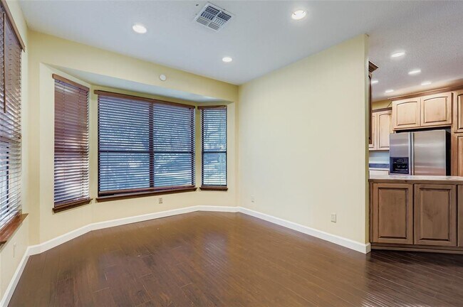 Foto del edificio - 10703 Oak View Dr