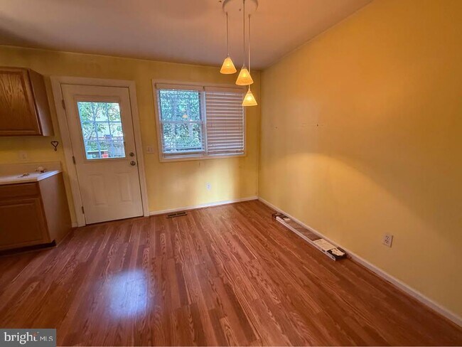 Foto del edificio - 328 Lincoln Ave