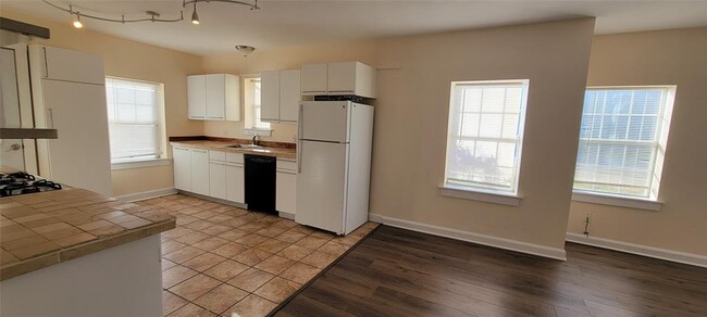 Building Photo - 503 Martin Luther King Dr