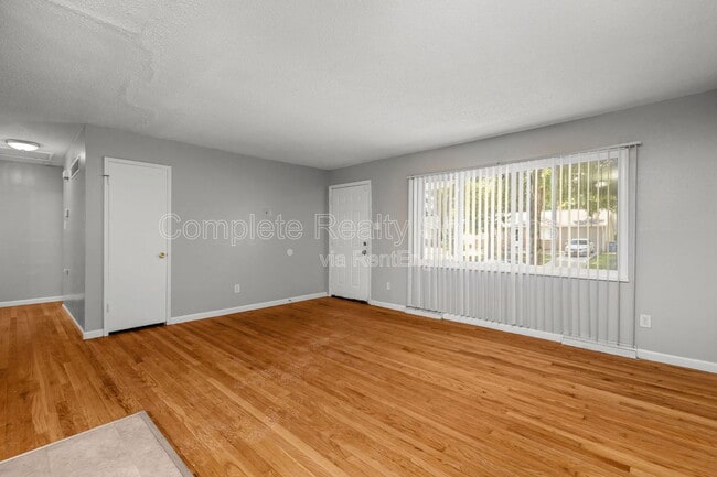 Foto del edificio - 10116 Crown Point Dr