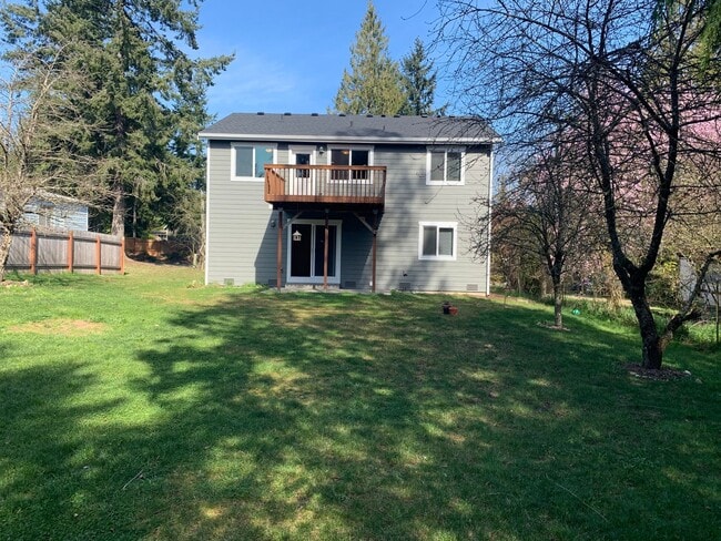 Building Photo - Manchester 3 Bedroom Available June 15th!