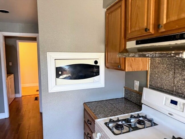 Building Photo - 62 Condor Cir