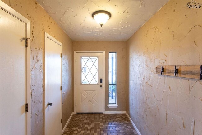 Building Photo - 4614 Spring Shadow Dr