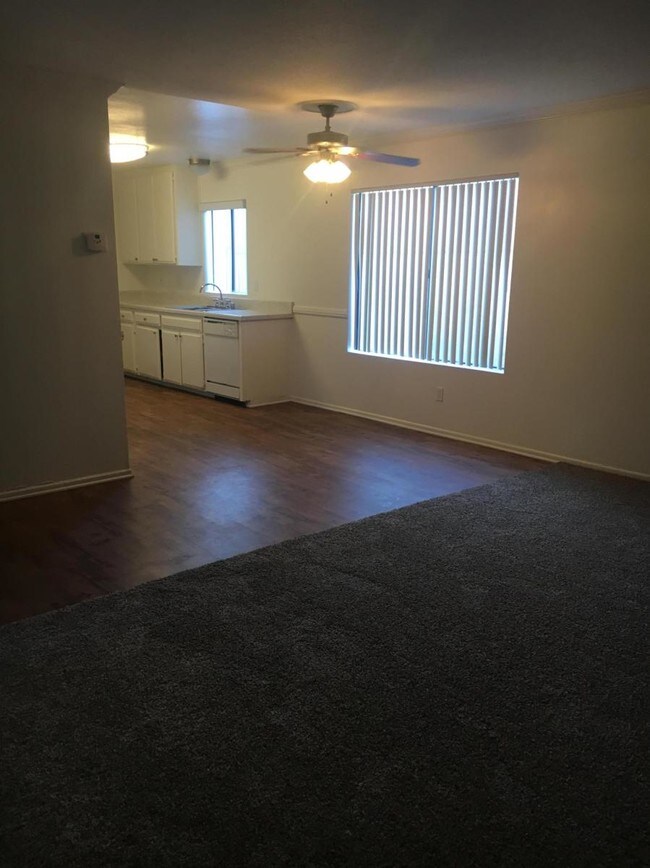 Foto del edificio - 7901 Duchess Drive - Duchess Terrace