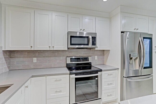Photo - 3011 SW 21st Terrace Apartment