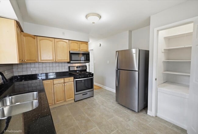 Building Photo - 18003 Greenview Terrace