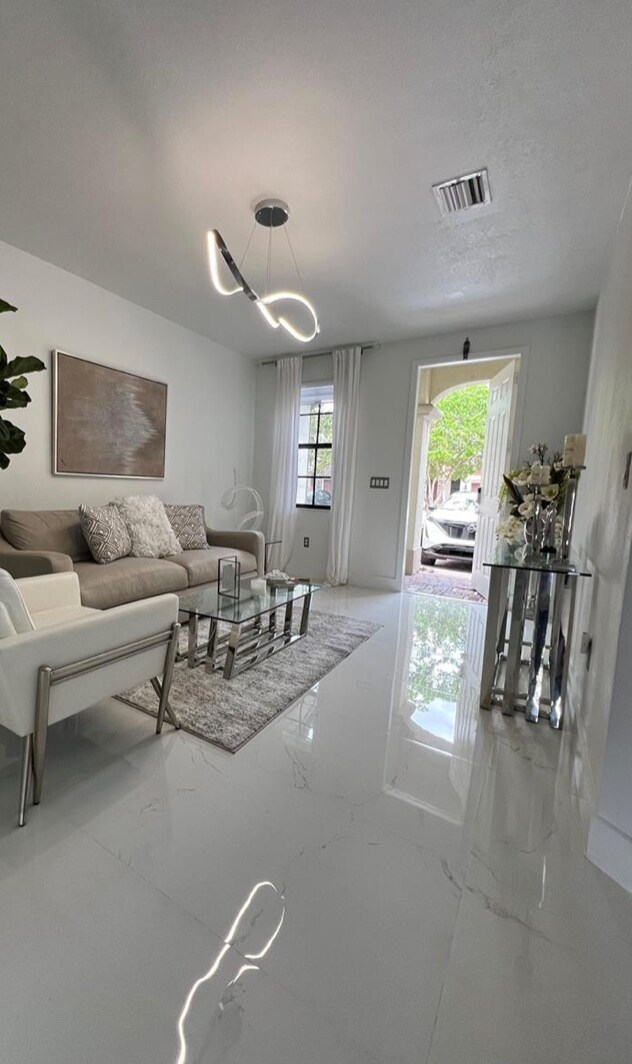 Foto del edificio - 9336 W 34th Ct