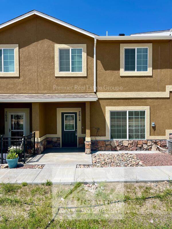 Photo - 7614 Spruce Pne Grv Townhome