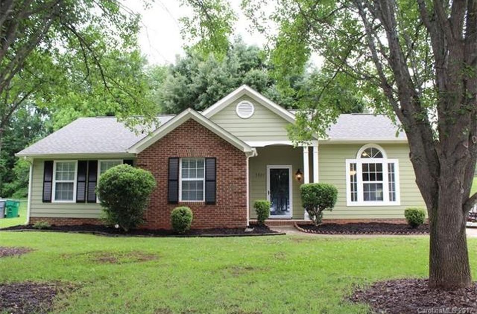 Primary Photo - 5925 Old Meadow Rd
