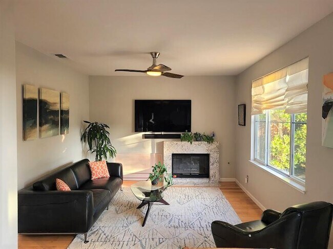 Building Photo - 529 Seastorm Dr