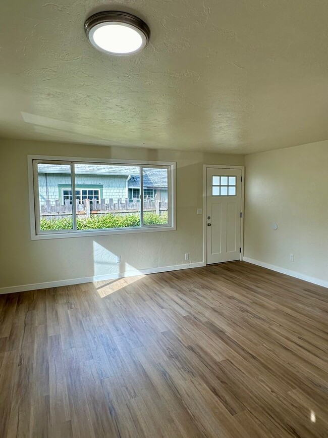 Foto del edificio - 411 SE Denver St