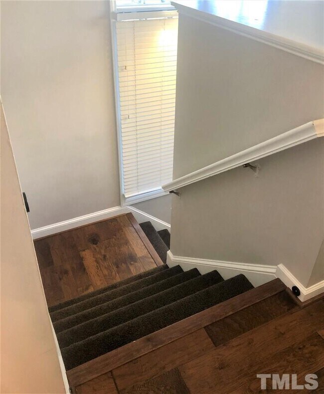 Foto del edificio - 2424 Kudrow Ln