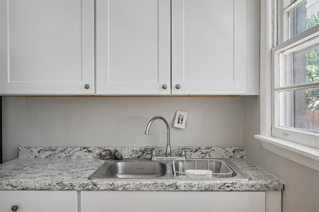 Foto del edificio - 190 Opal Dr