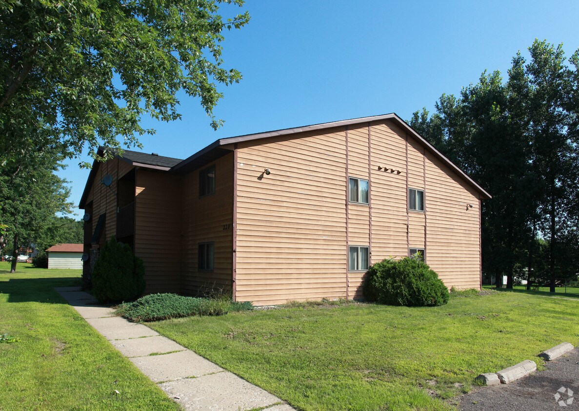 220 Cloutier Dr, Somerset, WI 54025 Apartments in Somerset, WI