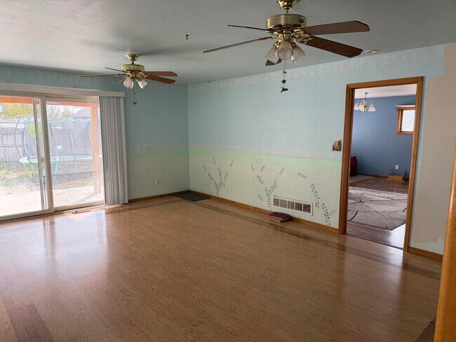 Foto del edificio - 569 Beverly Rd