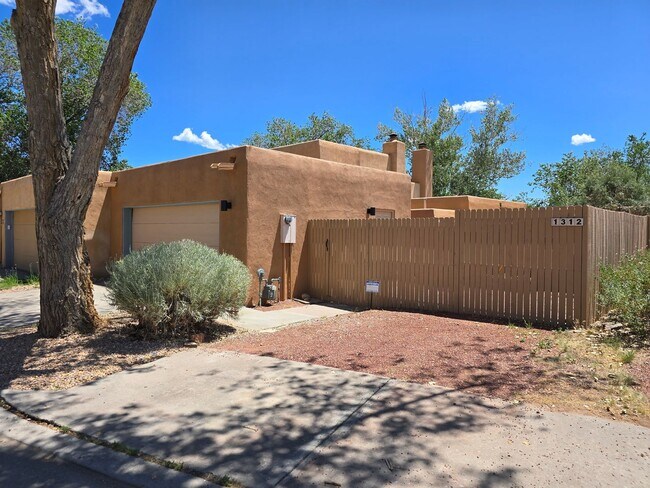 Foto del edificio - 1312 Cibola Cir