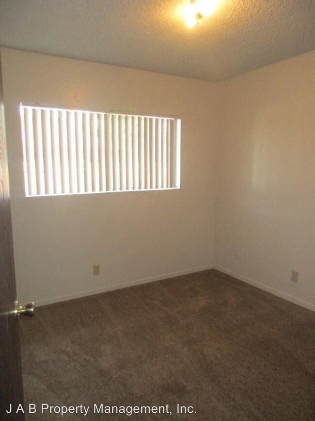 Foto del edificio - 7925 Montgomery Ave