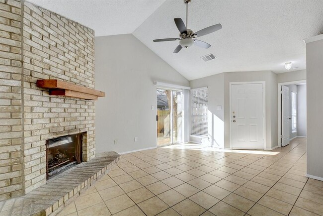 Building Photo - 12207 Alderbrook Dr