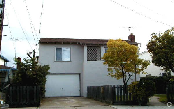 Foto del edificio - 423 Jackson Ave