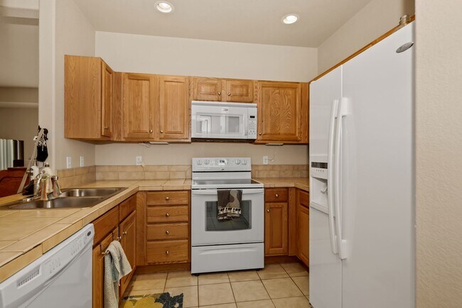 Kitchen - 1115 Trask Hts