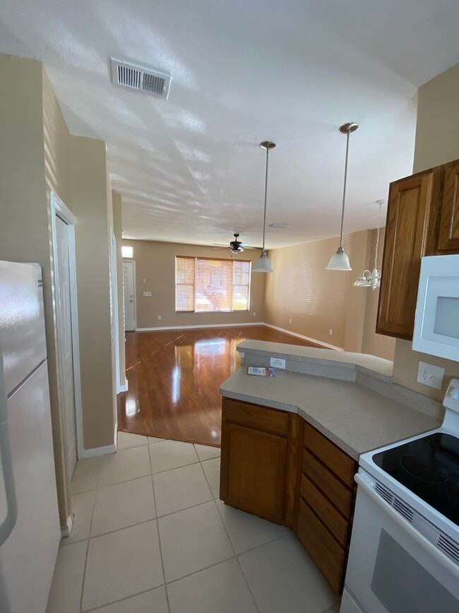 Building Photo - 12319 Country White Cir