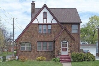 Building Photo - 3549 Bainbridge Rd