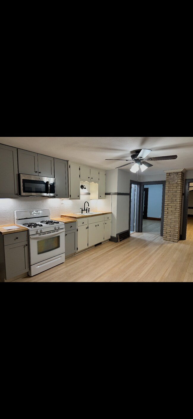 Foto del edificio - 5908 W Lapham St