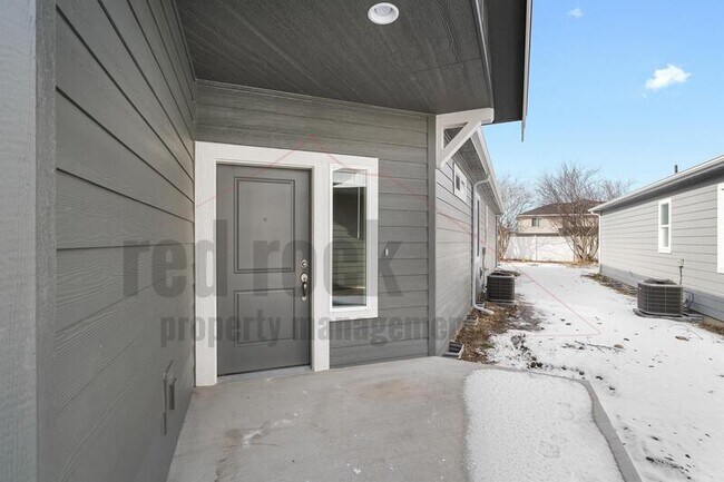 Building Photo - 1329 N Tschirley St