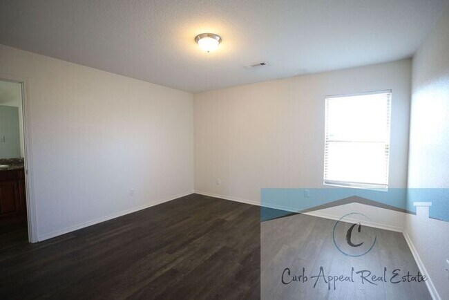 Building Photo - Beautiful 3 bed / 2 bath home with a spacious back yard - Nettleton!!