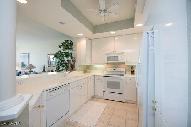 Foto del edificio - 430 Cove Tower Dr