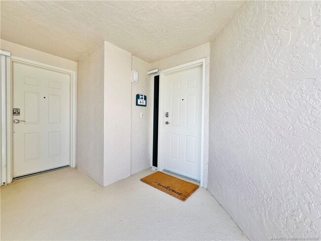Building Photo - 5051 N Hwy A1A