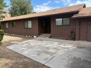 Building Photo - 180 Andante Dr