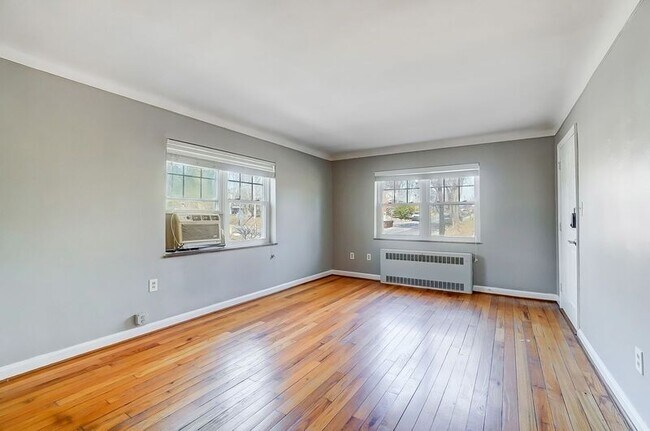 Building Photo - 2769 Losantiville Ave