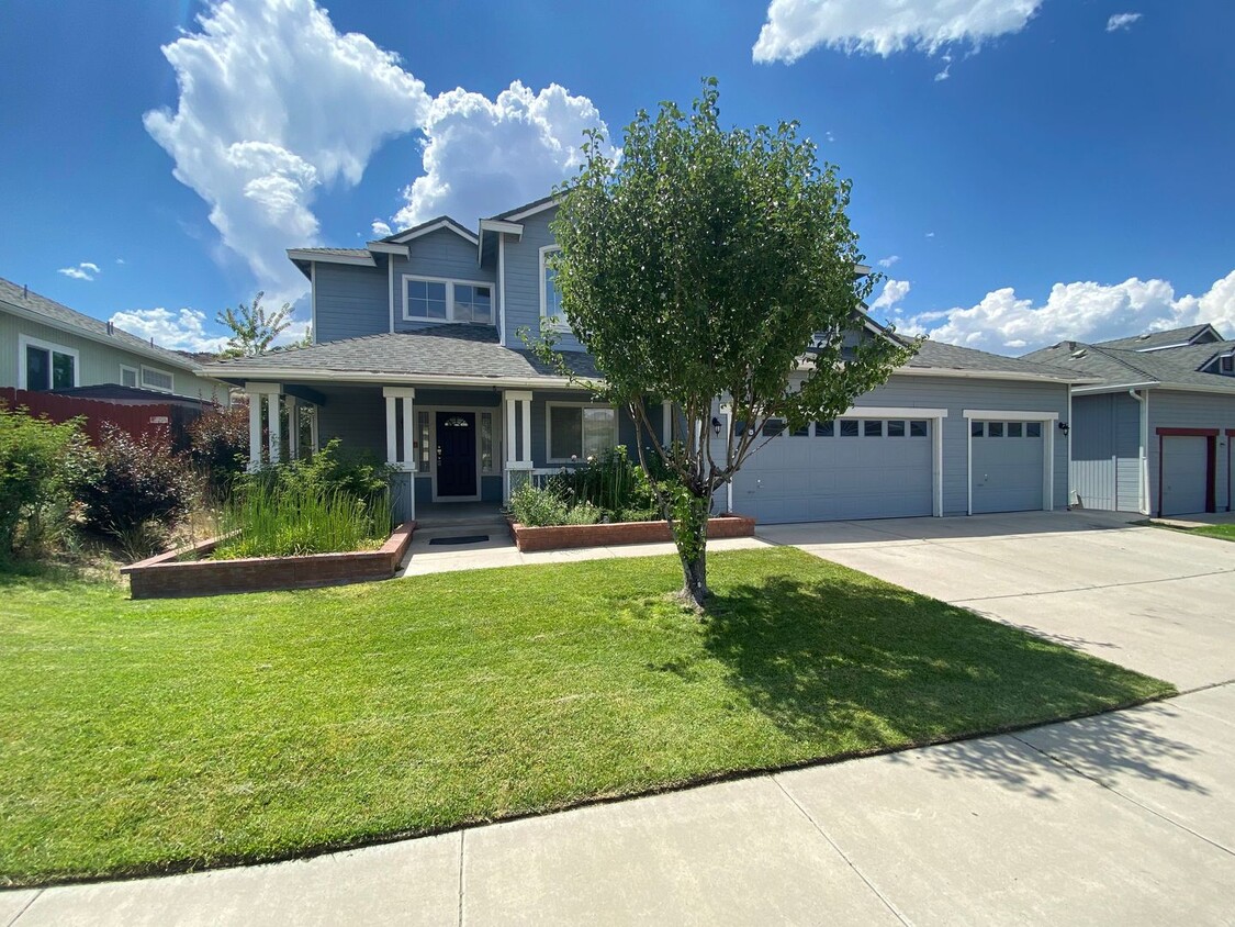 Foto principal - South Reno Two Story House - 3 Car Garage