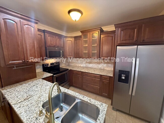 Building Photo - 513 S Hawthorne Rd