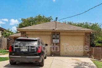 Building Photo - 3008 Prairie Ave