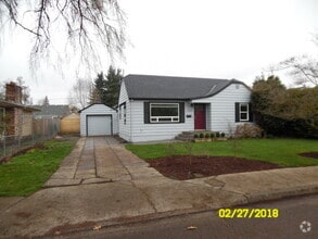 Building Photo - 1315 NW Birch St