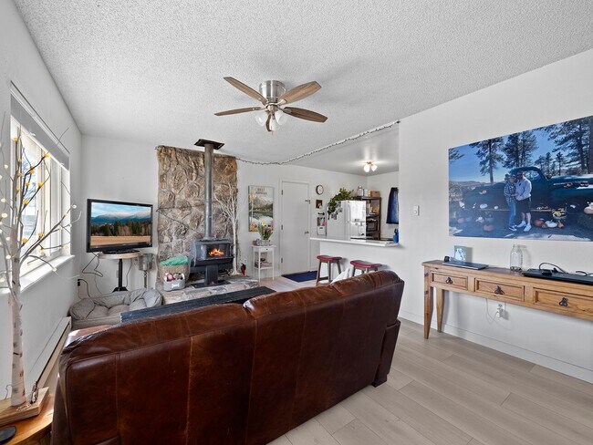 Foto del edificio - Adorable 2 Bedroom, 1 Bathroom Updated Home in Cheyenne!