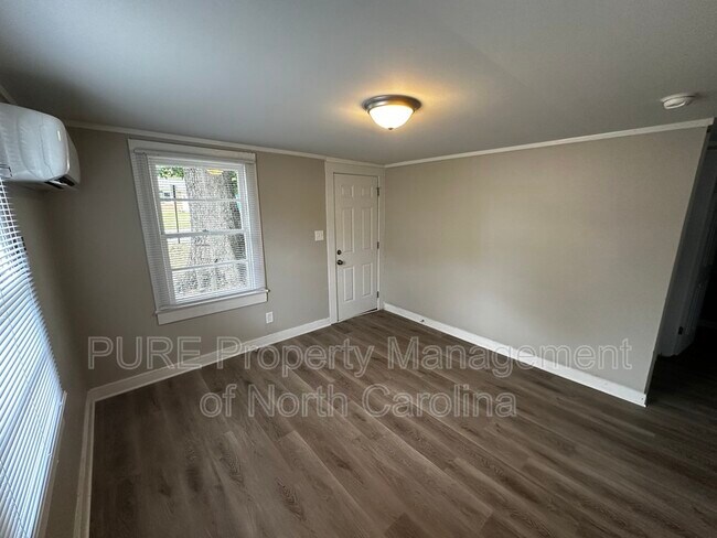 Foto del edificio - 928 Dixie St